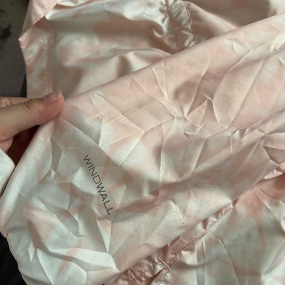 North face women’s size L windbreaker pullover (folds into fanny pack) - Picture 3 of 7